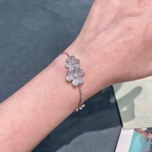 Frivole bracelet_ 5 flowers_ 18K white gold_ Diamon