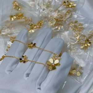 Frivole bracelet_ 5 flowers_ 18K yellow gold_ Diamo