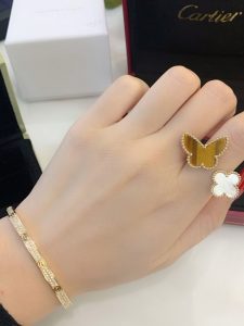 Lucky Alhambra Between the Finger ring_ 18K yellow_