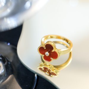 Vintage Alhambra ring_ 18K yellow gold_ Carnelian_